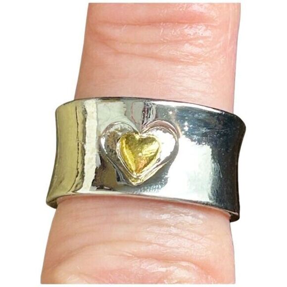 NEW Shiny Silver Vintage Gold Heart Ring Size 7 Wide Band - Picture 1 of 3